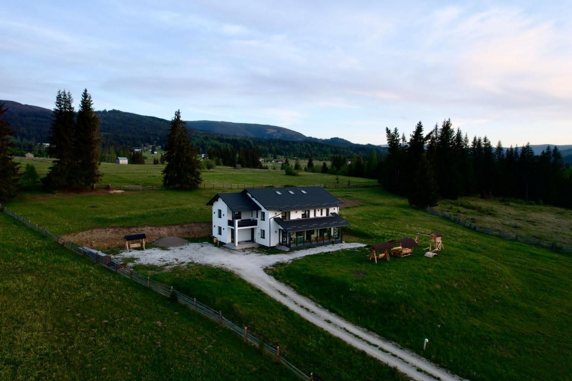 Vila Dorna Royal Saru Dornei ภายนอก รูปภาพ